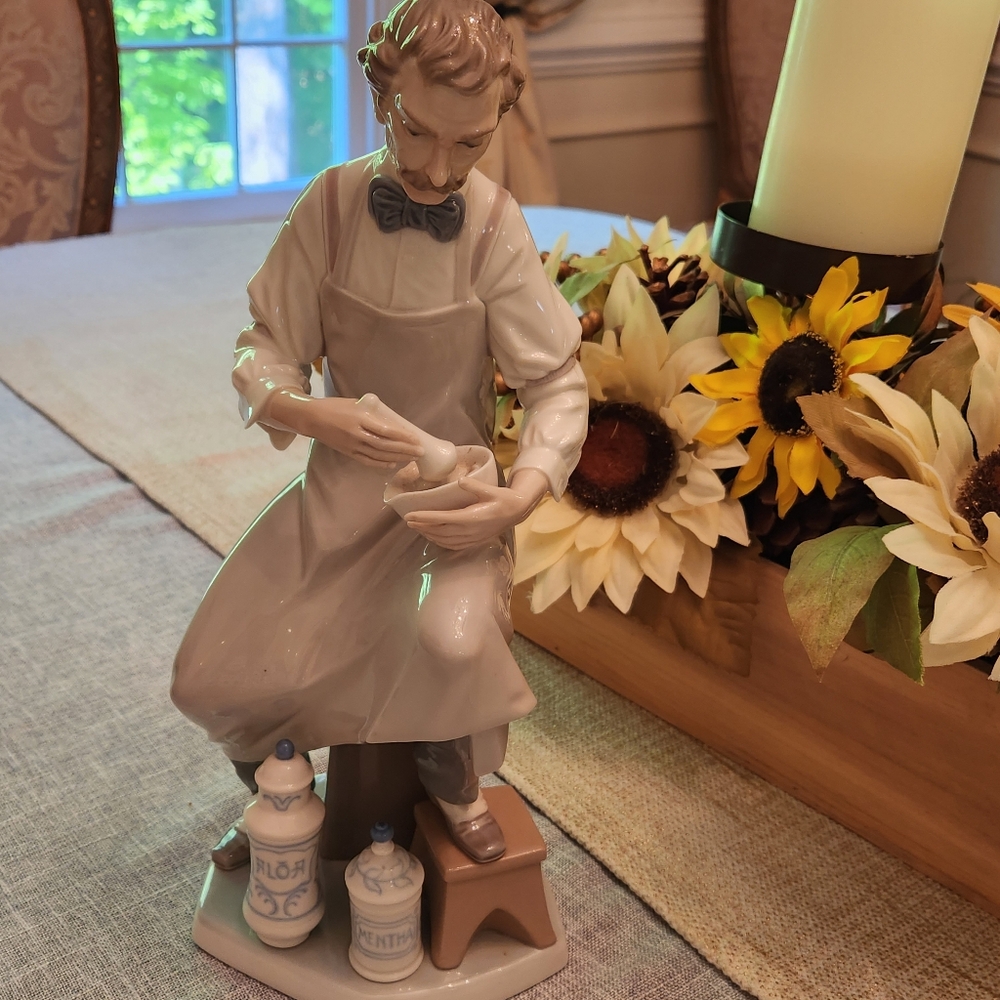 Lladro the Pharmacist retired porcelain, glossy